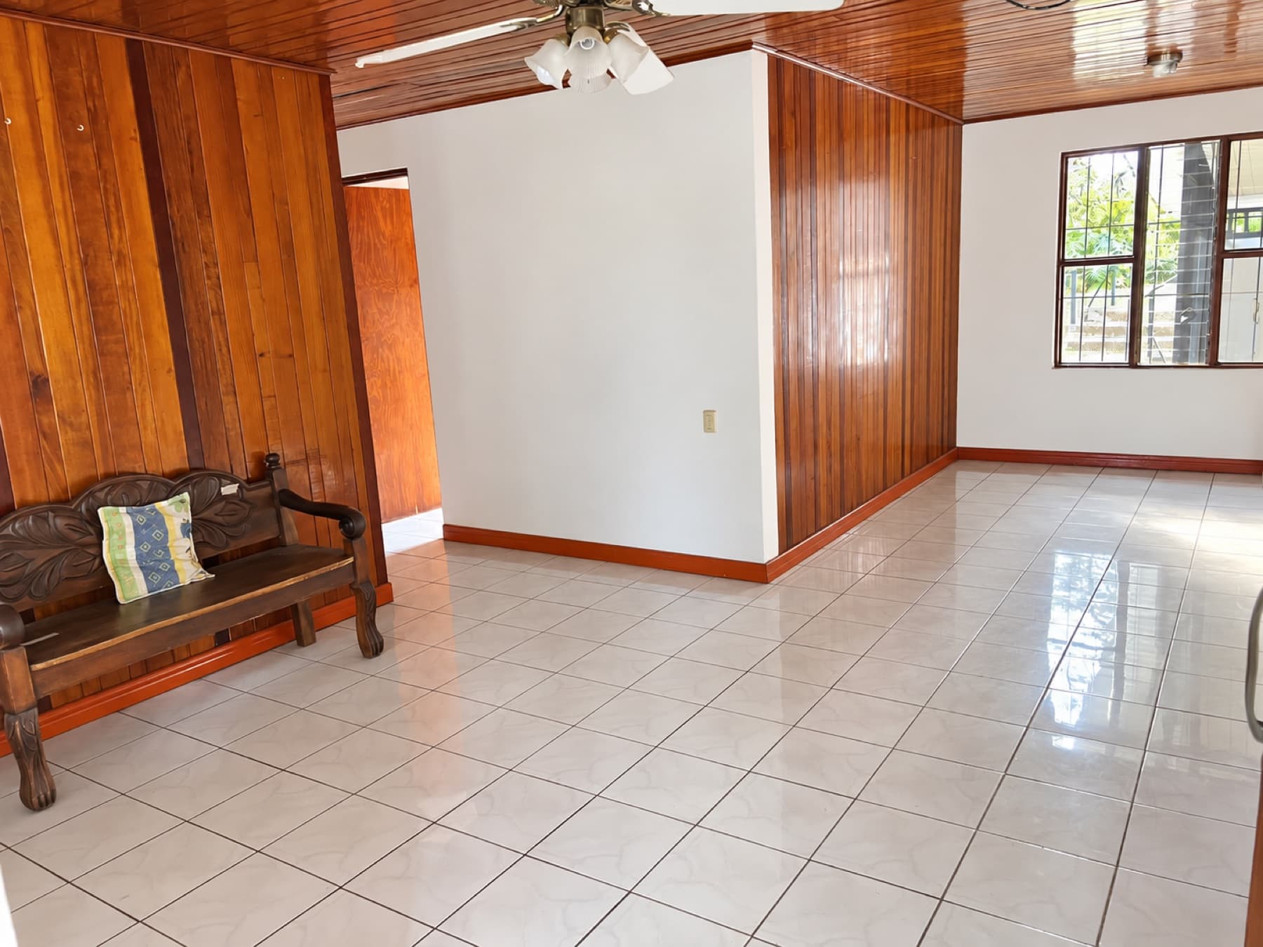Spacious living and dining room